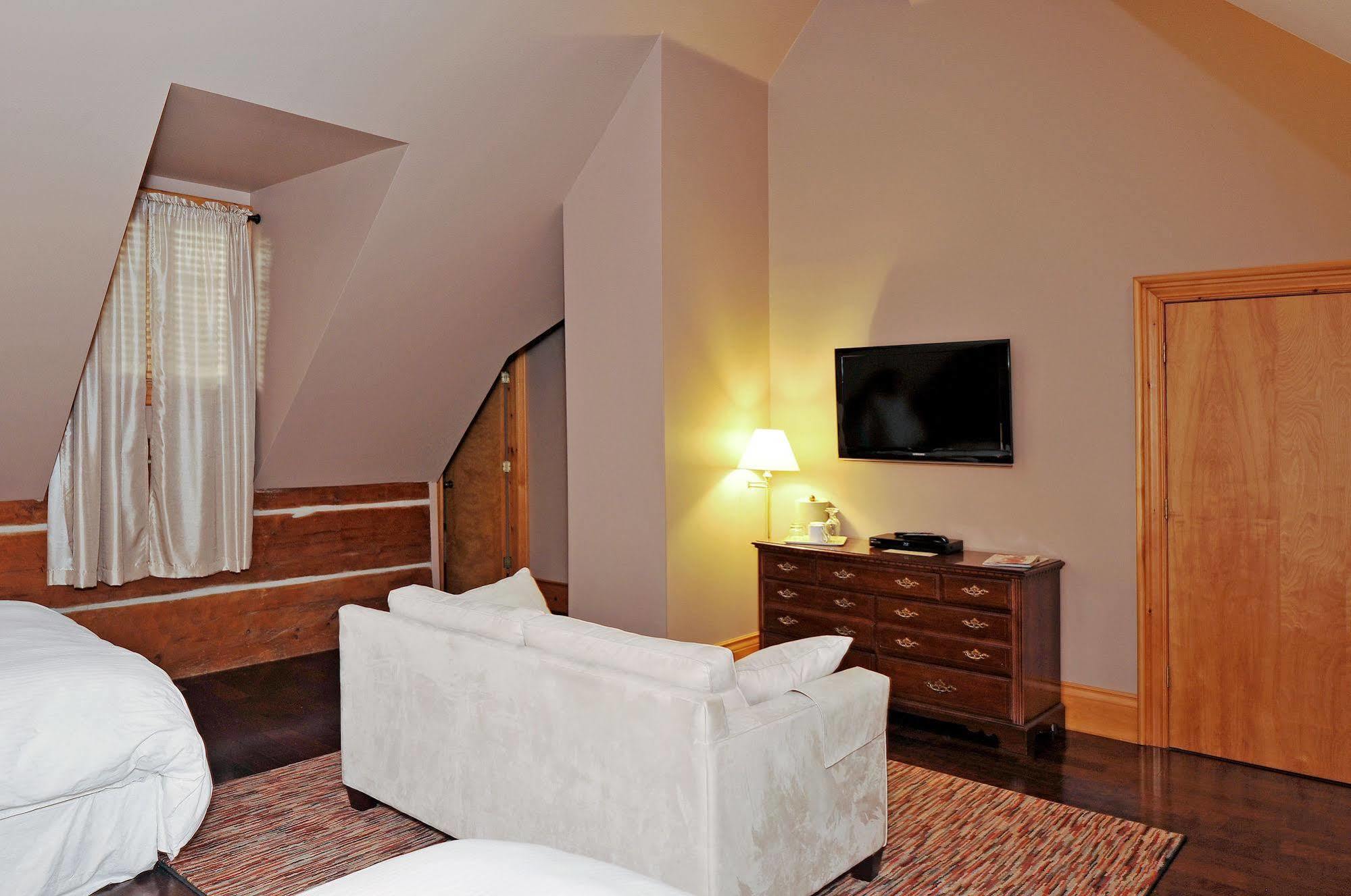 Eganridge Resort, Golf Club & Spa Bobcaygeon Exterior photo